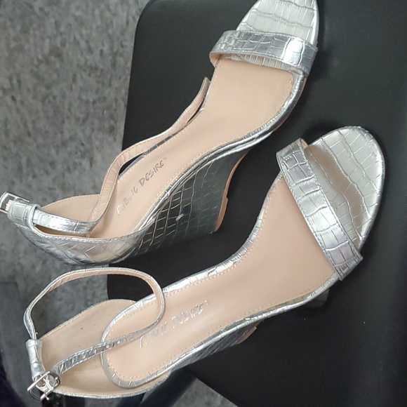 Wedged Sandals - Picture 8 of 8